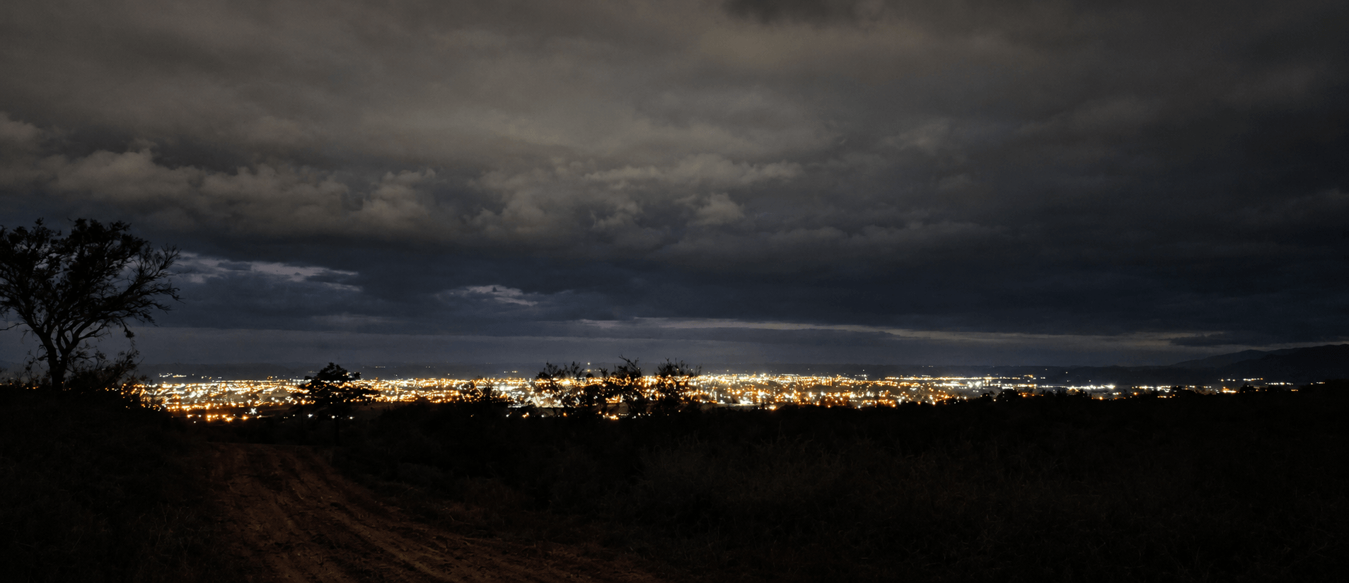 Registro nocturno real de La Rioja desde el entorno de Valle de la Paz.